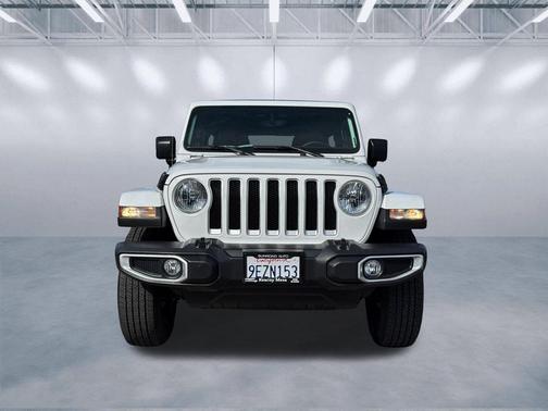 Bright White Clearcoat 2023 Jeep Wrangler 4-Door Sahara 4x4