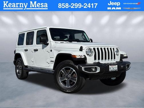 Bright White Clearcoat 2023 Jeep Wrangler 4-Door Sahara 4x4