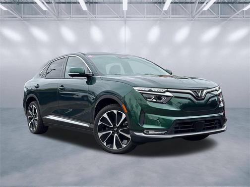 2025 VinFast VF 8 Plus