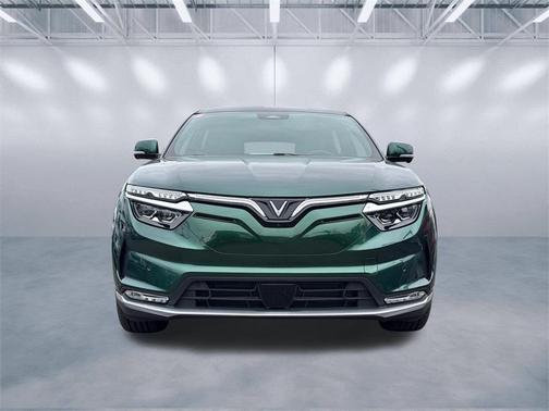 2025 VinFast VF 8 Plus