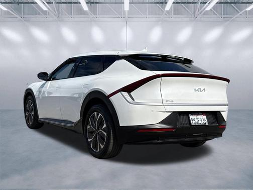 2023 Kia EV6 Light