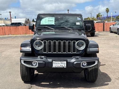 2025 Jeep Wrangler 4-Door Sahara 4x4