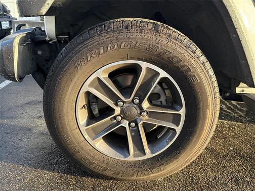 2023 Jeep Wrangler 4-Door Sahara 4x4