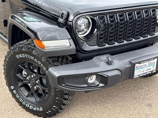 Black Clearcoat 2026 Jeep Gladiator Willys 4x4