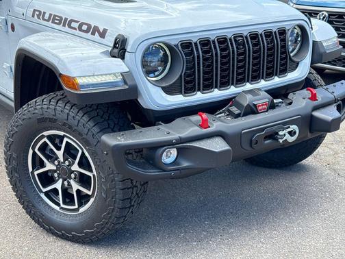 Bright White Clearcoat 2026 Jeep Gladiator Rubicon