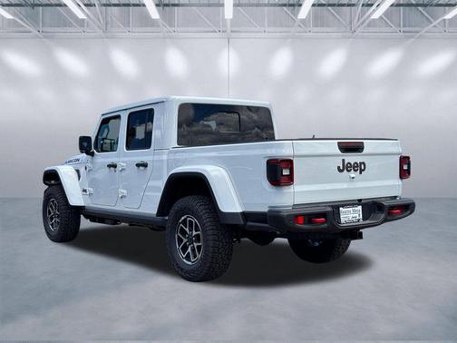 Bright White Clearcoat 2026 Jeep Gladiator Rubicon