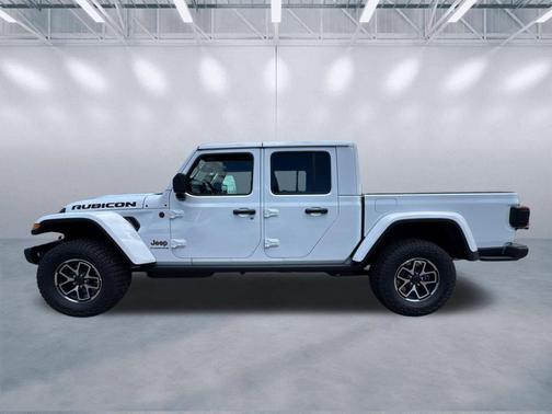 Bright White Clearcoat 2026 Jeep Gladiator Rubicon