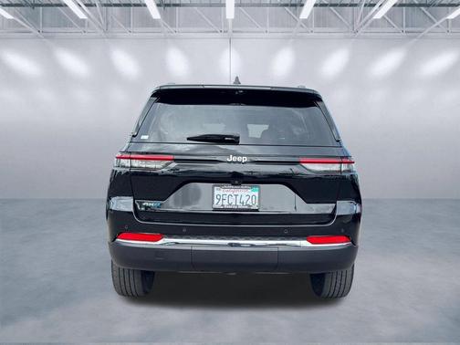 Diamond Black Crystal Pearlcoat 2022 Jeep Grand Cherokee 4xe Base