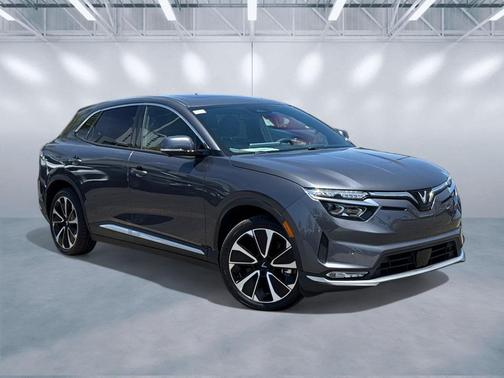 2025 VinFast VF 8 Plus