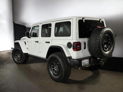 Bright White Clearcoat 2022 Jeep Wrangler Unlimited Rubicon 392