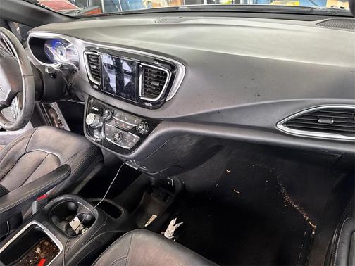 2018 Chrysler Pacifica Touring-L Plus