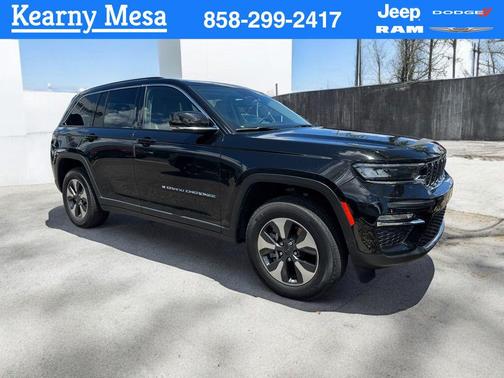 Diamond Black Crystal Pearlcoat 2023 Jeep Grand Cherokee 4xe Base