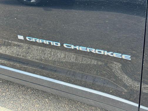 Diamond Black Crystal Pearlcoat 2023 Jeep Grand Cherokee 4xe Base