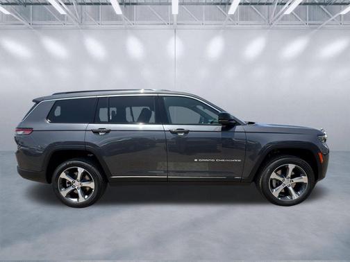 Baltic Gray Metallic Clearcoat 2026 Jeep Grand Cherokee L Limited