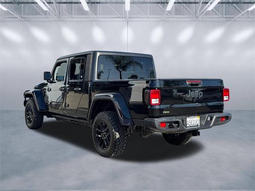 2022 Jeep Gladiator Altitude 4x4