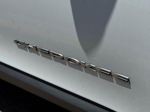 Bright White Clearcoat 2014 Jeep Cherokee Limited