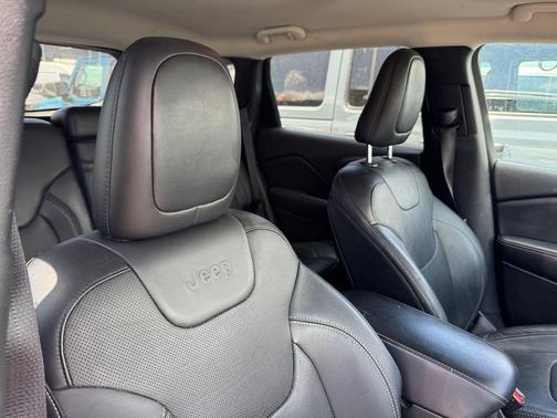Bright White Clearcoat 2014 Jeep Cherokee Limited