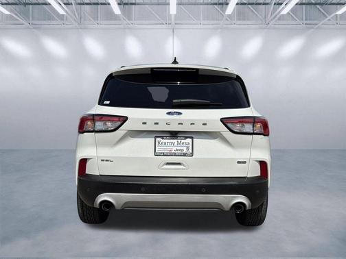 STAR WHITE METALLIC TRI-COAT 2021 Ford Escape SEL