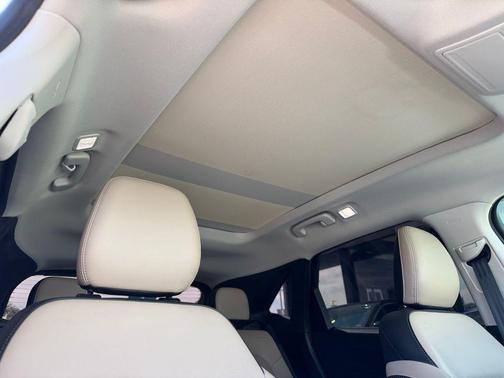 STAR WHITE METALLIC TRI-COAT 2021 Ford Escape SEL