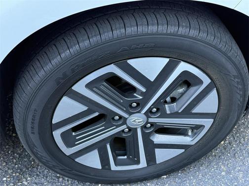 2023 Hyundai KONA EV SE