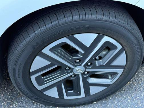 2023 Hyundai KONA EV SE