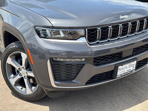 Baltic Gray Metallic Clearcoat 2026 Jeep Grand Cherokee Limited