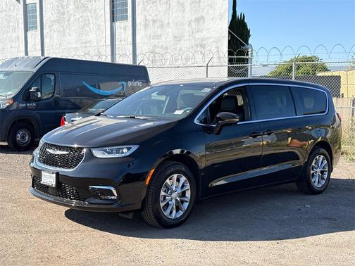 2025 Chrysler Pacifica L
