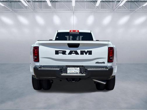 Bright White Clearcoat 2026 RAM 3500 Tradesman Crew Cab 4x4 8' Box