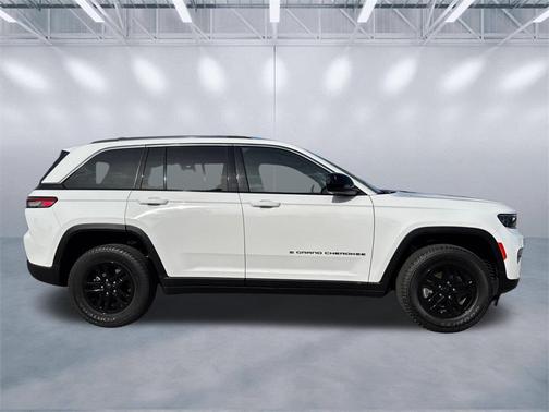 2023 Jeep Grand Cherokee Laredo