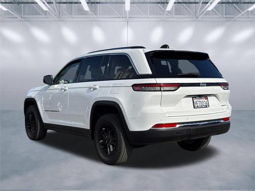 2023 Jeep Grand Cherokee Laredo