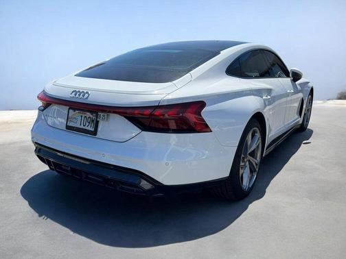 2022 Audi e-tron GT Premium Plus