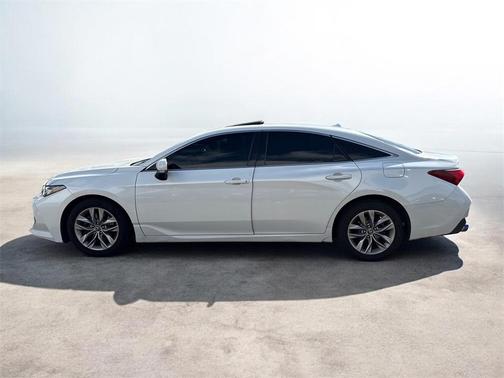 2019 Toyota Avalon XLE