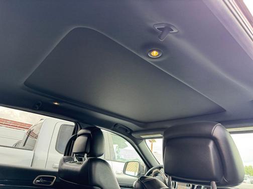 Brilliant Black Crystal Pearlcoat 2016 Jeep Grand Cherokee Limited