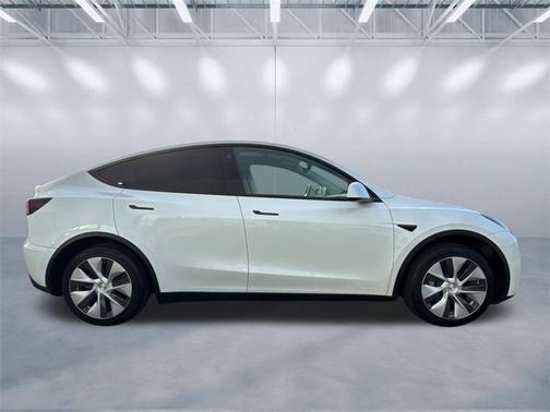 2021 Tesla Model Y Standard Range Rear-Wheel Drive