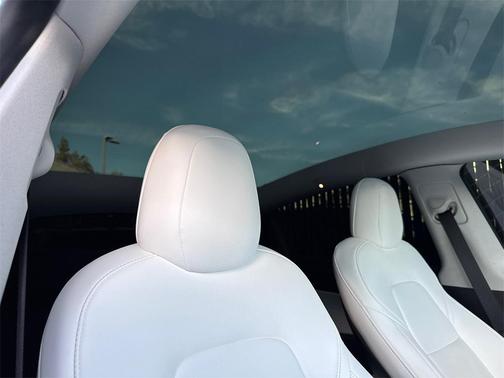 2021 Tesla Model Y Standard Range Rear-Wheel Drive