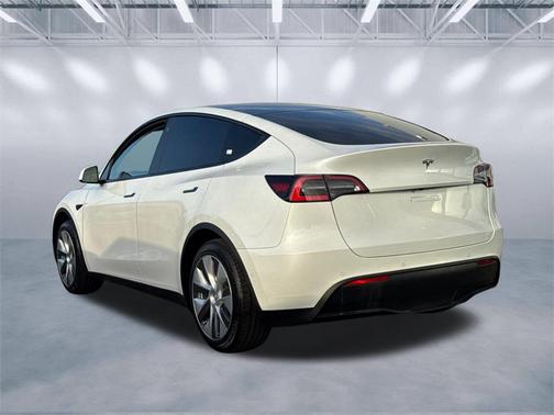 2021 Tesla Model Y Standard Range Rear-Wheel Drive