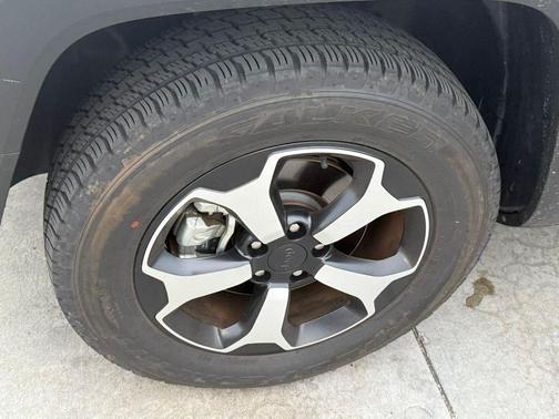 Alpine White Clearcoat 2022 Jeep Renegade Trailhawk