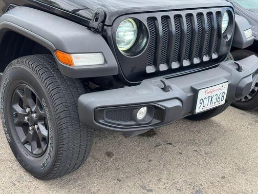Black Clearcoat 2021 Jeep Wrangler Willys