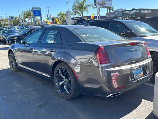 2022 Chrysler 300 Touring