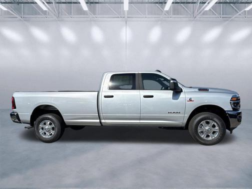 Silver Zynith 2026 RAM 3500 Big Horn Crew Cab 4x4 8' Box