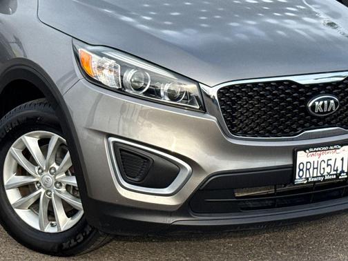 2016 Kia Sorento LX