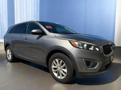 Titanium Silver 2016 Kia Sorento LX