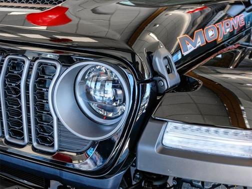 2025 Jeep Gladiator Mojave X