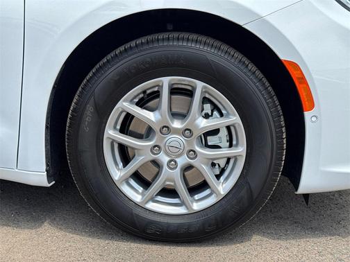 2025 Chrysler Pacifica L