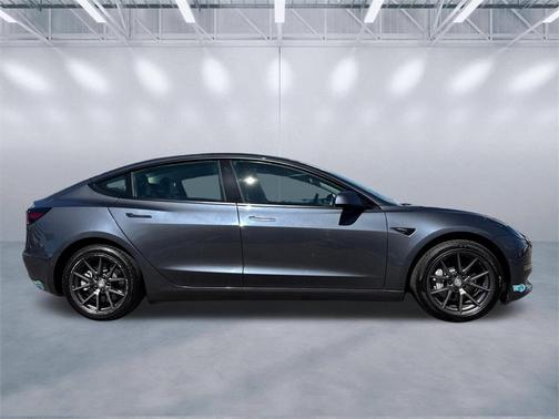 2022 Tesla Model 3 Standard Range