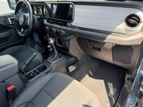 Anvil Clear Coat 2024 Jeep Wrangler Sport