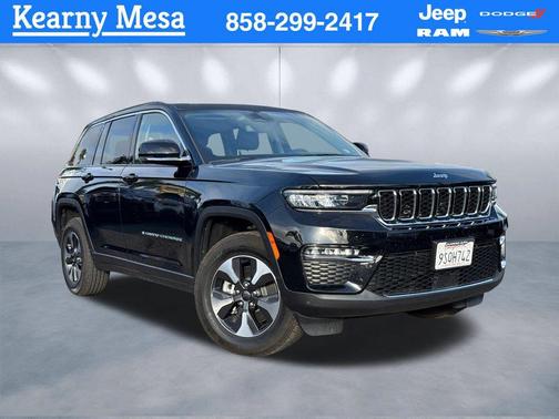 Diamond Black Crystal Pearlcoat 2023 Jeep Grand Cherokee 4xe Base