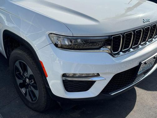 Bright White Clearcoat 2024 Jeep Grand Cherokee 4xe Base
