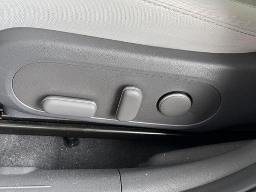 Abyss Black Pearl 2024 Hyundai KONA EV SEL
