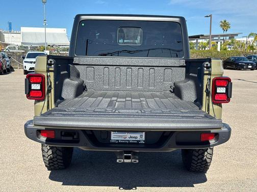 2026 Jeep Gladiator Willys 4x4